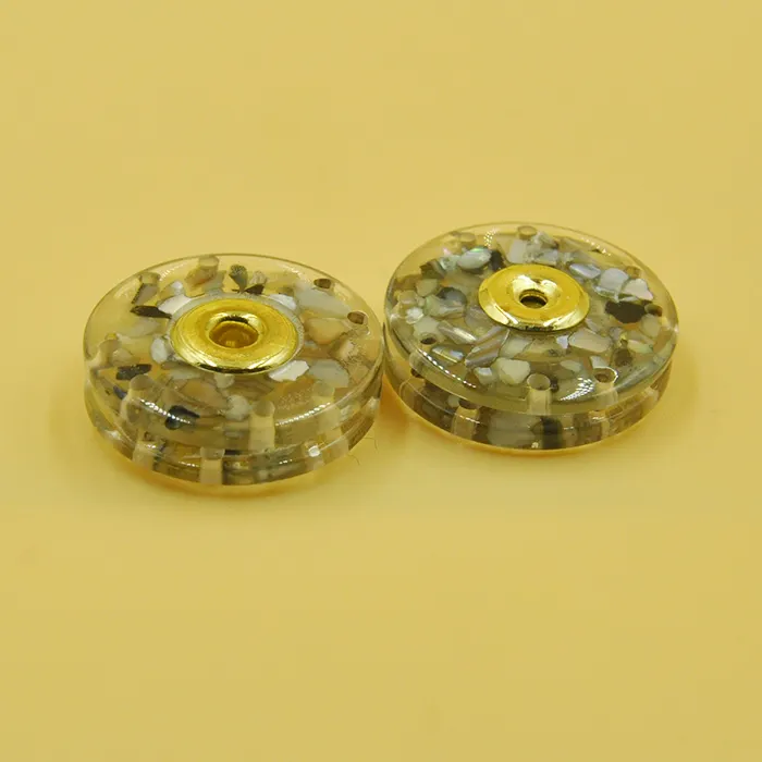 Botón de alta calidad teñido poliéster prensa botones de metal en fábrica de China