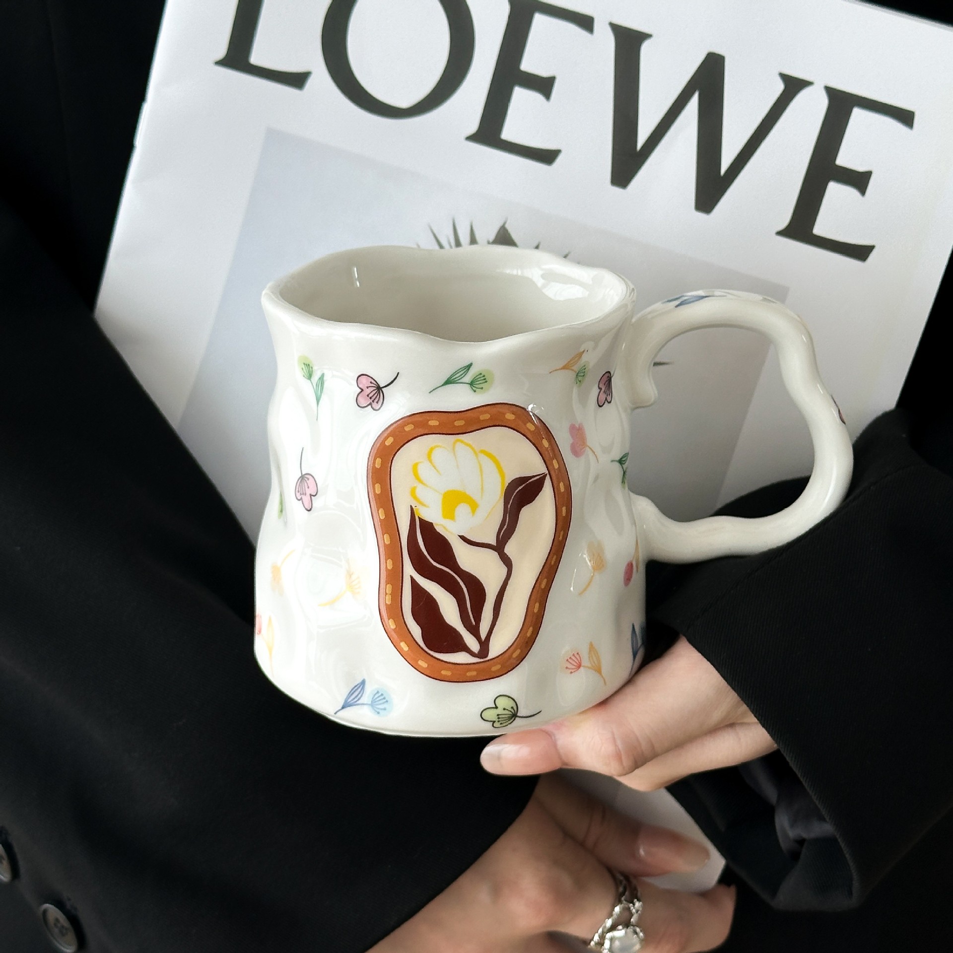 Boîte à cuillère à boule jaune, coupe-fleur irrégulière, blanc-envoi