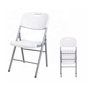 Sillas plegables portátiles de plástico blanco para exteriores, venta al por mayor - Product Image 1