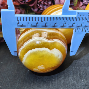 Sfera di Calcite Gialla <span class=keywords><strong>Arancione</strong></span> di Alta Qualità dall'Islanda, Cristalli Striati per la Guarigione - Product Image 3