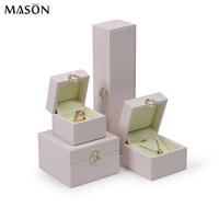 Nouveaux produits Boîte de présentation de bijoux rose Boîte à bracelet personnalisée Boîte à bijoux en cuir PU Boîte d'emballage pour boucles d'oreilles et bagues