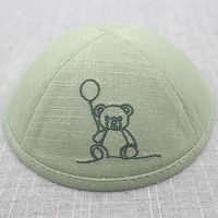 Olijfgroene linnen yarmulke met vlammotief borduurwerk, op maat bedrukt binnenkant voor Bar Mitzvah aandenken en religieuze bijeenkomsten