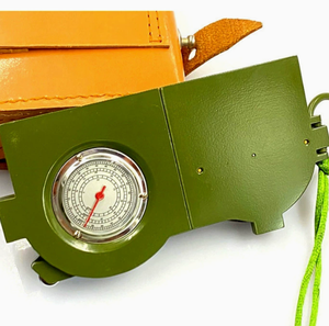 Brújula geológica multiusos DF XC Tipo 62 para aventuras al aire libre y montañismo con estuche. - Product Image 1