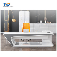 Bureau de direction moderne en bois, design modulaire pour usage commercial