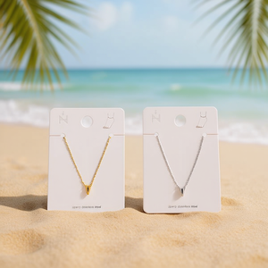 Cavigliera in acciaio inossidabile con lettera V, design minimalista per donna, gioielli alla moda - Product Image 3