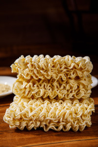Noodles Istantanei <span class=keywords><strong>di</strong></span> Alta Qualità con Tuorlo d'Uovo Salato 113g, Confezione Standard per Esportazione, Cibo Asiatico - Product Image 5