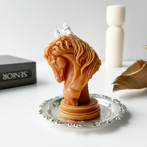 Bougie parfumée en forme de buste de cheval, sculpture artistique faite à la main, figurine pour affichage sur bureau, décoration de maison et de bureau, cadeau artistique pour les fêtes - Product Image 5