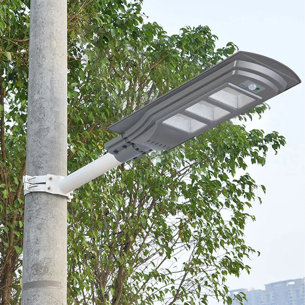 Nouveau produit, top fabricant, lampe de rue imperméable pour l'extérieur, lampadaire de rue européen, lampadaire solaire de rue