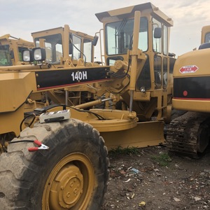 Niveleuse CAT 140H d'occasion importée, modèle 2018, 2500 heures, 21000 kg, intégrité structurelle, sans déformation, équipement fiable, composants essentiels - Product Image 1