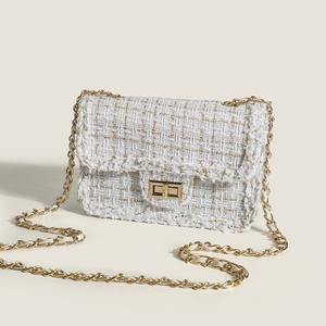 2025 nouveau sac à chaîne en tweed blanc avec serrure dorée, élégant sac pour femme rétro, exquis et à la mode - Product Image 2