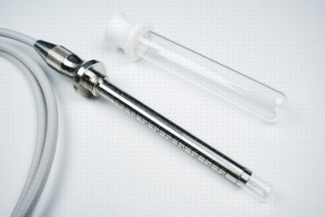 Manipolo in Fibra Ottica con Emissione Frontale Diretta, Fibra Nuda da 600μm, Connettore SMA905, Impugnatura in Acciaio Inossidabile, 2 Guaine in Vetro - Product Image 3