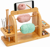 Support de pelotes de fil en bambou avec support de téléphone, organisateur double barre pour fournitures de tricot et rangement pour atelier de loisirs créatifs