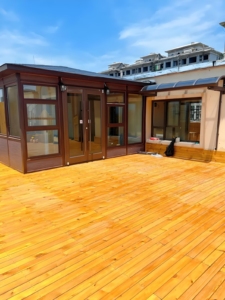 Véranda 4 saisons au design moderne avec cadre en aluminium, toit plat incliné, verre trempé imperméable, serre et serre pour l'extérieur - Product Image 3