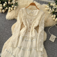 Robe longue élégante pour femmes WIWT, en dentelle blanche, à manches longues, style A, décontractée, avec patchwork de tulle à volants, pour les occasions spéciales et le quotidien.