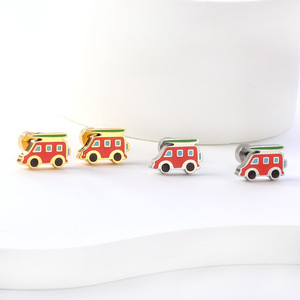 Sekrup belakang bebas nikel berlapis emas baja tahan karat indah lucu Enamel kartun bebek anak-anak bayi anting kancing untuk anak-anak