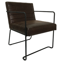 Chaise de salle à manger industrielle en métal noir avec accoudoirs, revêtement en cuir PU marron, base en traîneau, chaise d'appoint pour restaurant et maison