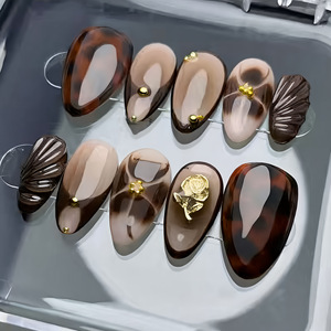 30 faux ongles amande premium pour l'automne et l'hiver, plaqués or, motif léopard rose et marron, pour usage professionnel en salon - Product Image 1