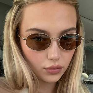 Lunettes de soleil ovales punk en alliage avec logo personnalisé, monture vintage 2026, verres dégradés, protection UV400 pour femmes - Product Image 3