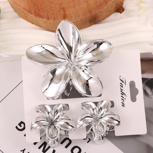 Nouvel Arrivage – Lot de 3 Pinces à Cheveux Fleur d'Œuf, Couleurs Dégradées, en Plastique, pour un Accessoire de Coiffure Tendance pour les Vacances - Product Image 6