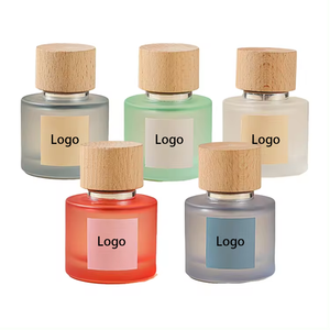 Petit flacon de parfum vide givré de 30 à 50 <span class=keywords><strong>ml</strong></span>, bouteille ronde de parfum d'huile avec bouchon en bois, <span class=keywords><strong>design</strong></span> personnalisé, vente en gros - Product Image 5