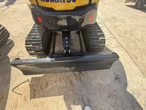 Mini-excavatrice sur chenilles Komatsu PC30 d'occasion, état mécanique impeccable, performance de creusement fluide, offre attractive à vendre - Product Image 4