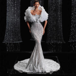 Женское элегантное вечернее платье с бусинами - Product Image 1