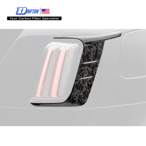 Cadre de feux arrière en fibre de carbone sèche style Spectre MSY pour Rolls Royce Spectre - Product Image 1