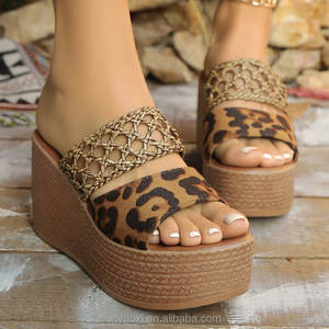 Nouvelles sandales compensées à plateforme pour femme, style européen et américain, grandes tailles 888, collection été 2025 - Product Image 1