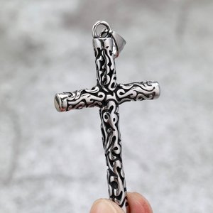 yunnique Retro Stainless Steel <b>Cross</b> Pendant For <b>Men</b> And Women Fashionable Double Sided Carved Design Jewelry Gift - Product Image 4