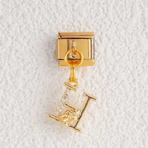 Colgante de moda con letra italiana, dijes de acero inoxidable con gemas doradas, pulseras con dijes italianos de letra y diamantes - Product Image 3