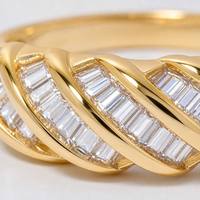 Twist-Design Baguette-Ring Umweltfreundliches Kupfer Gold PVD 6 Bar Channel Set 7mm CZ Wasserdicht Hypoallergen Großhandel Maßanfertigung