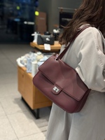 Nouveau sac à main en cuir de vachette de première qualité, design à rabat tendance, sac à bandoulière grande capacité, plusieurs compartiments, sac bandoulière