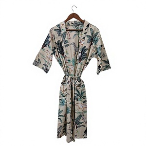 Kimono de Algodón Hecho a Mano con Estampado Floral para Mujer, Estilo Indio, Ligero, para Dormir, Playa o Descanso - Product Image 1
