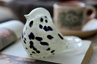 Figurine d'oiseau en verre artisanal, sculpture décorative blanche avec motif unique pour la décoration de la maison, des étagères et des bureaux