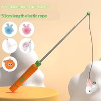 Jouet interactif télescopique pour chat en forme de carotte avec plume et clochette, à infrarouge