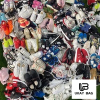 S7-1/2 En gros Chaussures de sport mixtes pour enfants, baskets de marques internationales d'occasion, modèles variés, approvisionnement en vrac Ukay