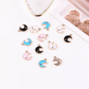 Colgantes de aleación de luna creciente y estrella para accesorios de joyería DIY, en colores blanco, negro, rosa y azul, de aleación de zinc, unisex, a la moda. - Product Image 2