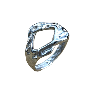 Modischer Ring aus Edelstahl mit Hohlem Augenmotiv und Flüssigkeit, Eleganter Flüssigkeits-Augenring aus Edelstahl - Product Image 1