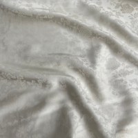Tissu satiné imitation acétate gaufré 140g 148cm 97% polyester 3% élasthanne brillant et doux pour vêtements