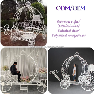 Chariot à boissons de mariage en métal blanc de haute qualité, élégant chariot à champagne pour les décorations de fête de mariage - Product Image 2