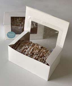 Caja de Embalaje Transparente para Pasteles, Donuts, Galletas y Repostería, Materiales Reciclados, Papel de Arte Blanco, Laminación UV Brillante, Cierre Magnético - Product Image 3