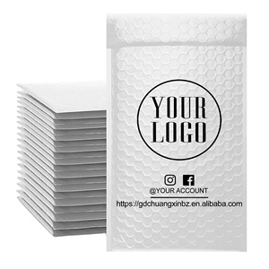 Polymailer avec enveloppes matelassées pour colis, sacs d'expédition, emballages à bulles blancs - Product Image 1
