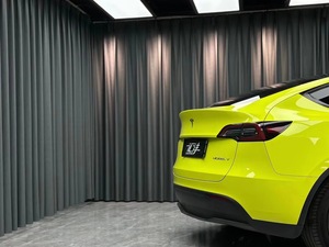 <span class=keywords><strong>Vinilo</strong></span> de Alta Calidad con Acabado Cristalino Verde <span class=keywords><strong>Ácido</strong></span> Inozetekusa para Cambio de Color de Autos Tesla - Product Image 2