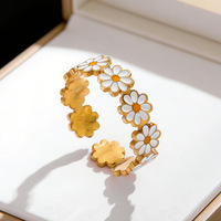 Bague Marguerite en Acier Inoxydable en Gros, Manchette Ouverte avec Fleur Émaillée pour Femme, Collier Couple Acero Ganku
