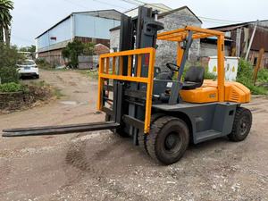 ¡Potente! Carretilla elevadora TCM de 6 toneladas equipada con motor Isuzu adecuado para diversos escenarios, como fábricas y almacenes - Product Image 6