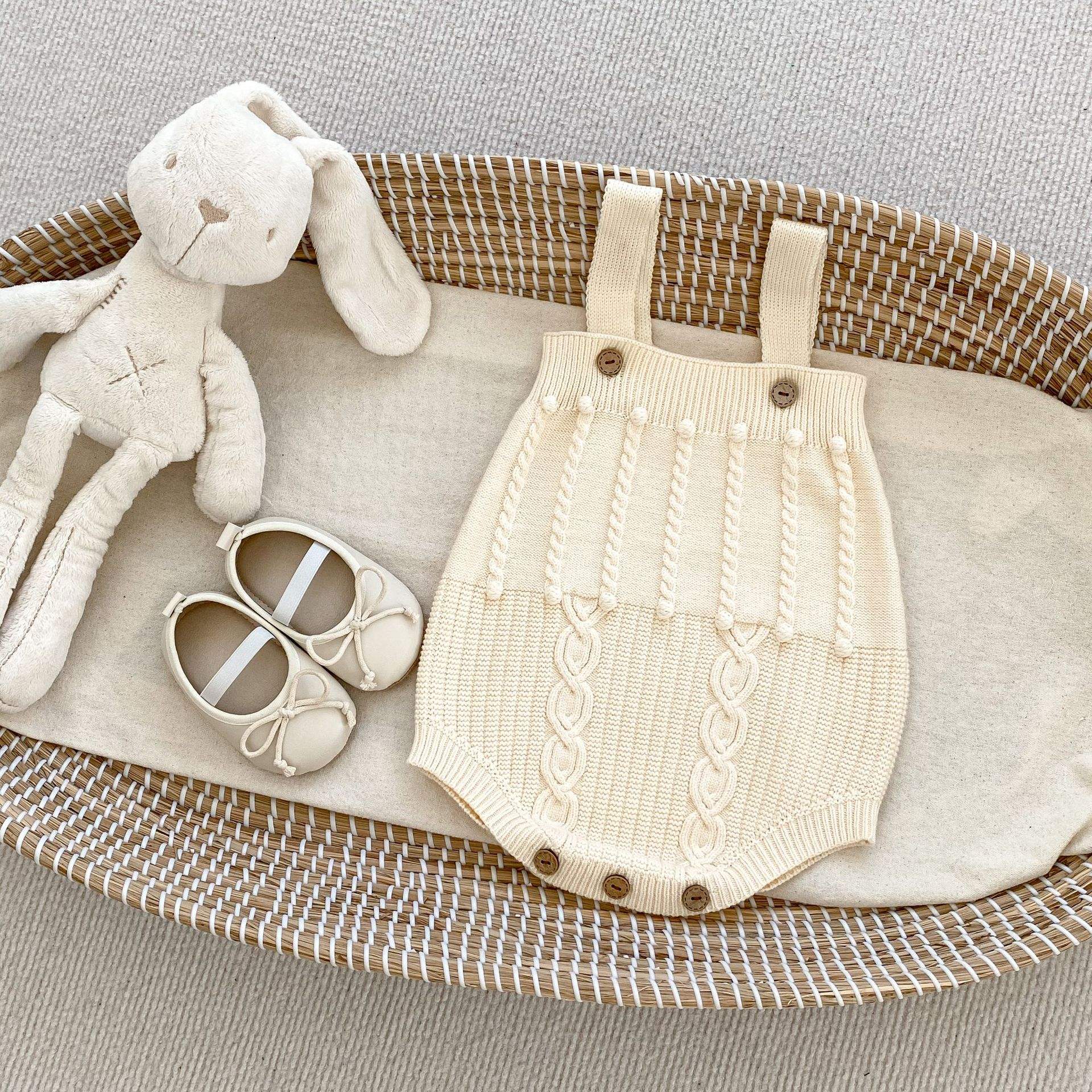 Tirantes de albaricoque beige