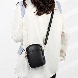 Nouveauté : Sac messager en cuir PU souple avec fermeture éclair, sac bandoulière pour femme, sac à bandoulière réglable, sacs pour téléphone portable - Product Image 2