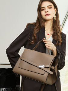 Nouveaux sacs bandoulière de créateur tendance en cuir véritable de haute qualité, sacs messager décontractés, sacs fourre-tout et sacs à main pour femmes - Product Image 3