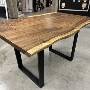 <span class=keywords><strong>Tavolo</strong></span> <span class=keywords><strong>da</strong></span> <span class=keywords><strong>Pranzo</strong></span> di Alta Qualità in Legno di Noce Massiccio con Bordo Naturale, <span class=keywords><strong>Moderno</strong></span> e Lussuoso, per Casa e Ristorante - Product Image 6