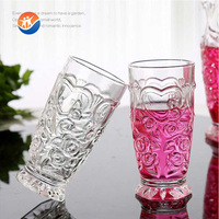 Ensemble de tasses à thé en verre blanc cristallin très populaire avec motif en relief
